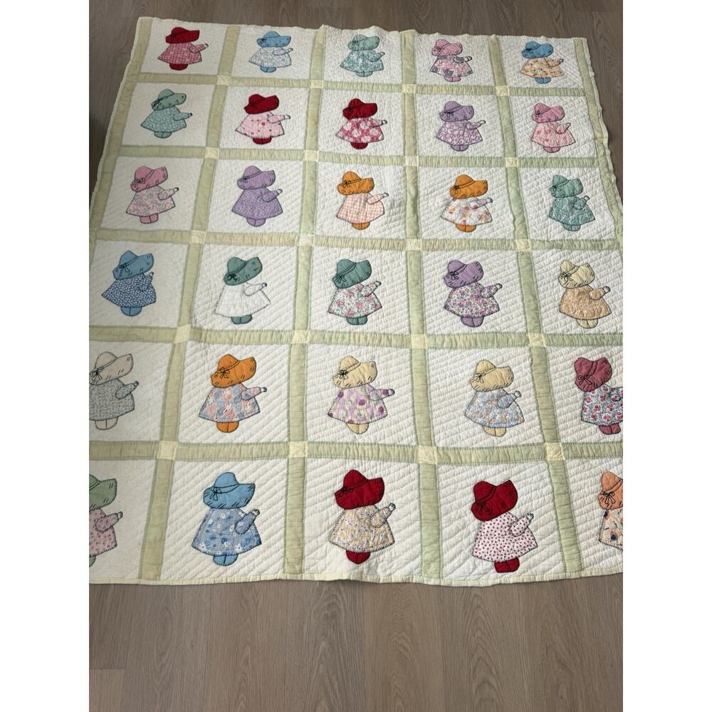 Vintage Handmade Sun Bonnet Sue Quilt 69”x80”